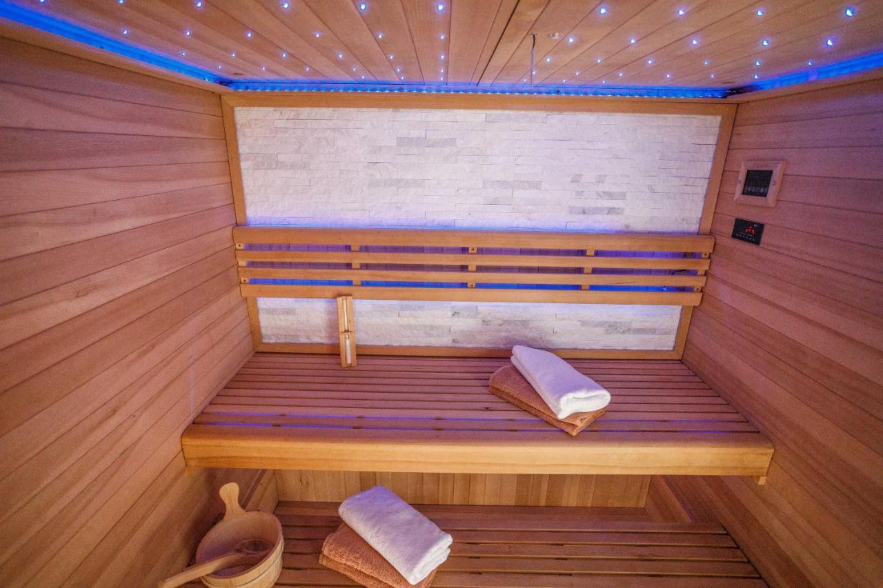 Nono Jure , private pool&sauna Milna  Esterno foto