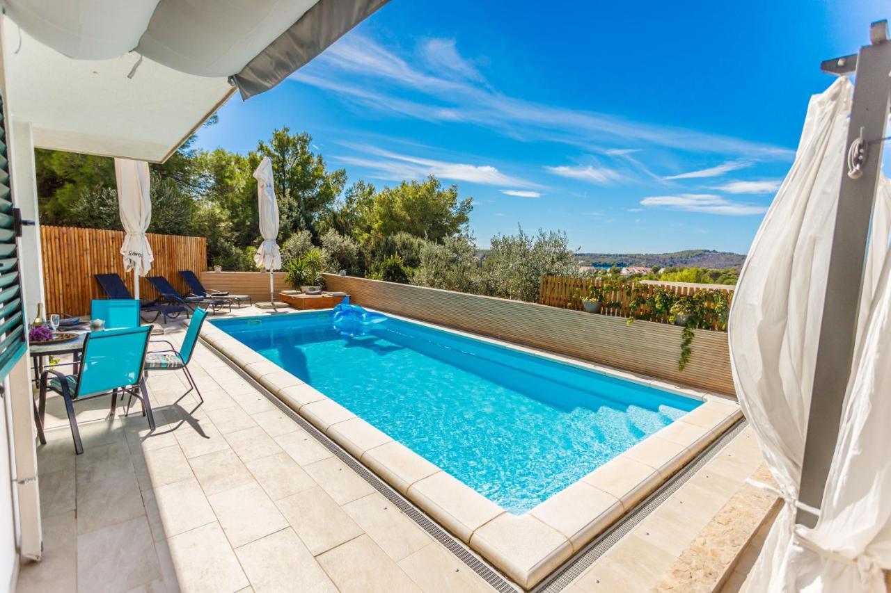 Nono Jure , private pool&sauna Milna  Esterno foto